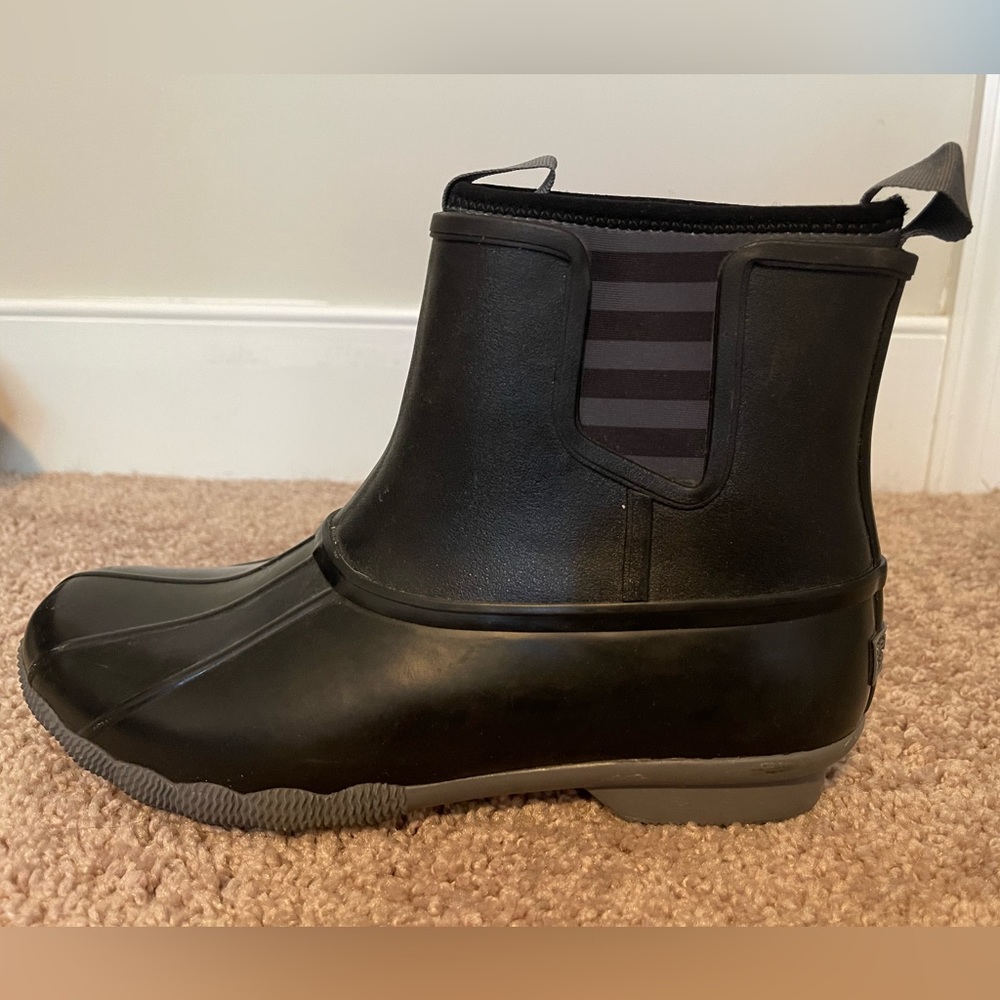 Sperry ankle black and grey ankle rubber boots